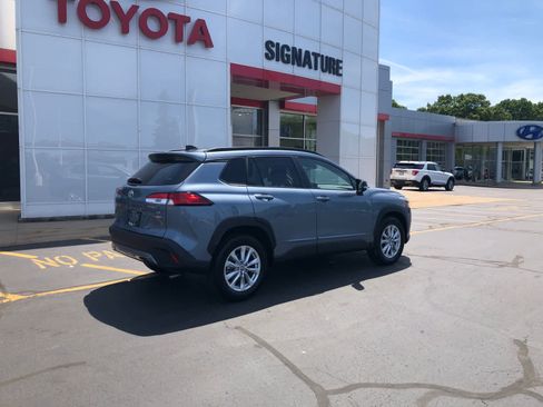 Certified 2025 Toyota Corolla Cross LE AWD/4WD image 2
