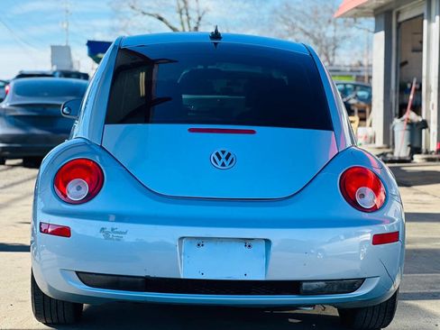 Used 2010 Volkswagen Beetle Coupe image 5