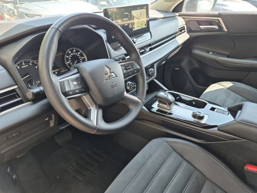 Used 2025 Mitsubishi Outlander SE AWD/4WD image 7