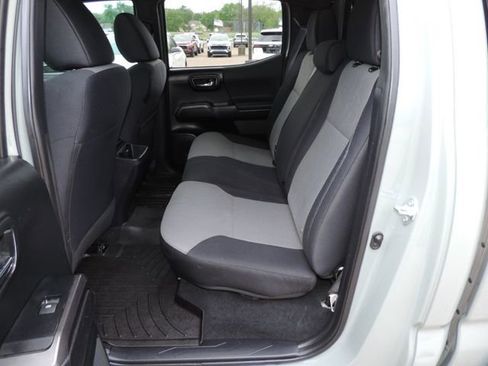 Used 2022 Toyota Tacoma TRD Off-Road w/ Technology Package image 24