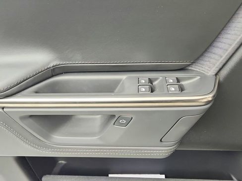 Used 2025 Rivian R1S Adventure image 17