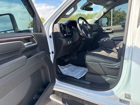 Used 2024 GMC Sierra 2500 SLE image 27