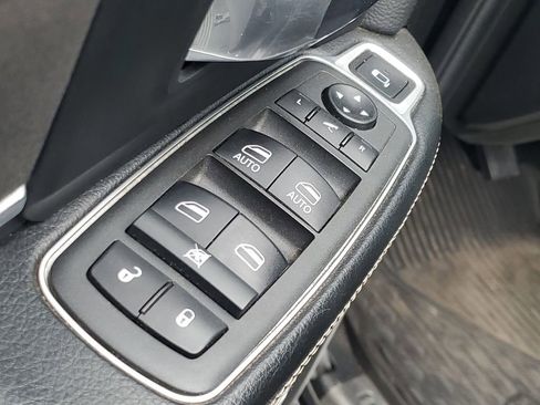 Used 2021 RAM 3500 Laramie image 15