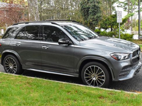 Used 2022 Mercedes-Benz GLE 350 4MATIC w/ AMG Line Exterior image 11