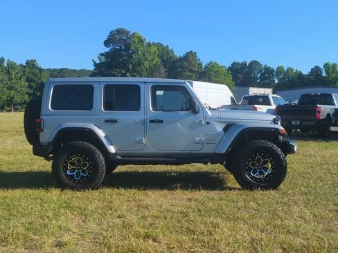 Used 2023 Jeep Wrangler Unlimited Sahara w/ LED Lighting Group AWD/4WD image 14