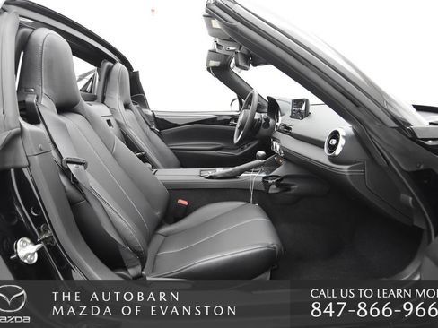Used 2025 MAZDA MX-5 Miata RF Grand Touring RWD image 25