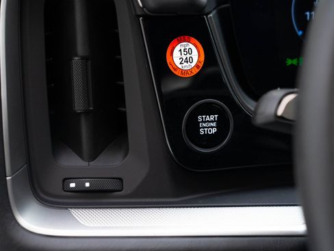 Used 2025 Porsche Cayenne S image 30