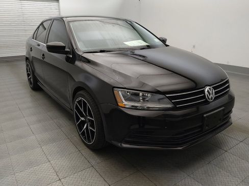 Used 2017 Volkswagen Jetta S w/ Jetta S Cold Weather Package FWD image 13