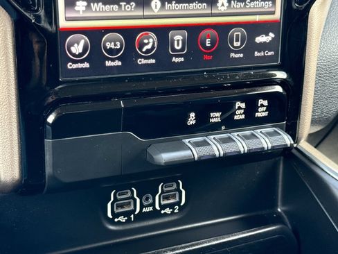 Used 2020 RAM 1500 Laramie RWD image 21