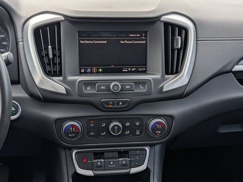 Used 2023 GMC Terrain SLE w/ Driver Convenience Package image 15