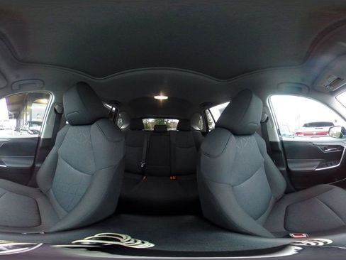 Used 2025 Toyota RAV4 XLE image 44