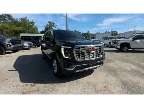 Certified 2025 GMC Yukon XL Denali AWD/4WD image 3