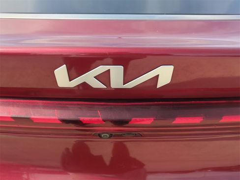 Used 2022 Kia K5 LXS image 13