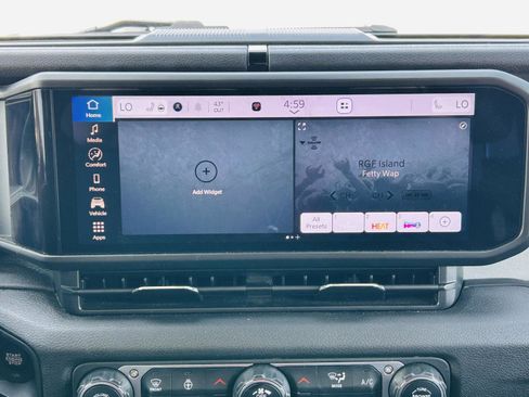 Used 2024 Jeep Wrangler Willys image 17