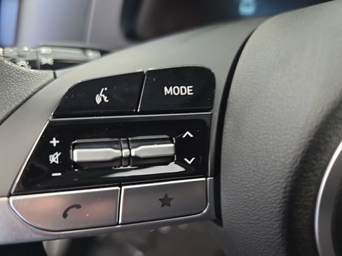 Used 2026 Hyundai Elantra SE FWD image 16