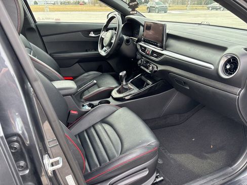 Used 2022 Kia Forte GT image 12