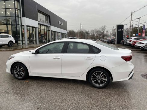 Used 2022 Kia Forte LXS image 2