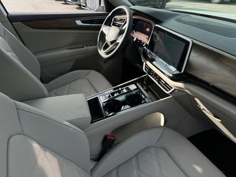 New 2026 Volkswagen Atlas SE image 10