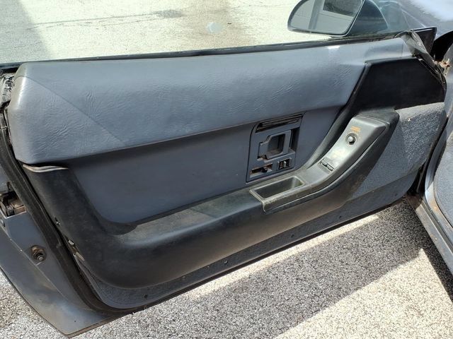 Used 1990 Chevrolet Corvette Coupe RWD image 6