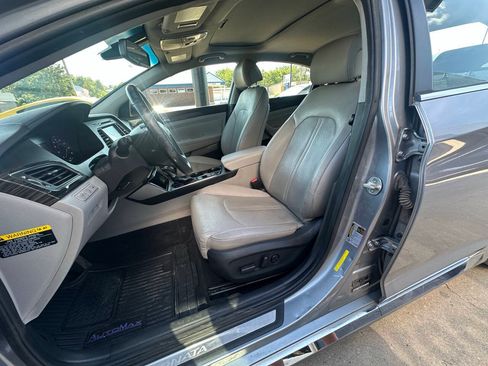 Used 2017 Hyundai Sonata Limited w/ Ultimate Package 04 FWD image 10