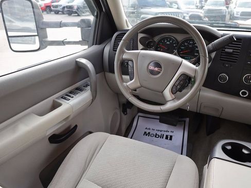 Used 2008 GMC Sierra 2500 SLE w/ Z71 Off-Road Package image 19