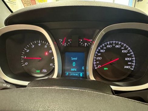 Used 2011 Chevrolet Equinox LT w/ Driver Convenience Package FWD image 23