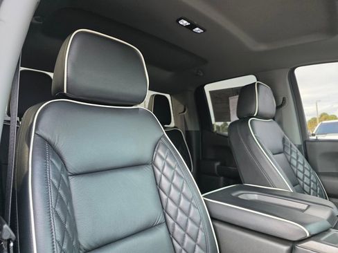 Used 2022 Chevrolet Silverado 1500 Custom w/ Safety Confidence Package image 11