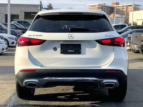 Used 2025 Mercedes-Benz GLA 250 4MATIC image 3