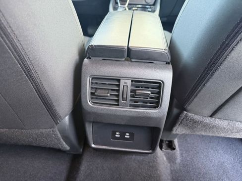 Used 2025 Nissan Rogue SV FWD image 24