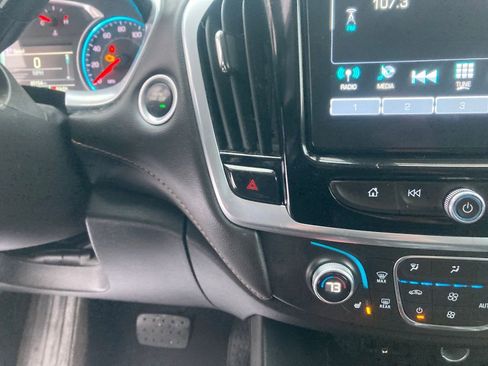 Used 2019 Chevrolet Traverse LT image 21