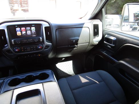 Used 2017 GMC Sierra 1500 SLE image 10