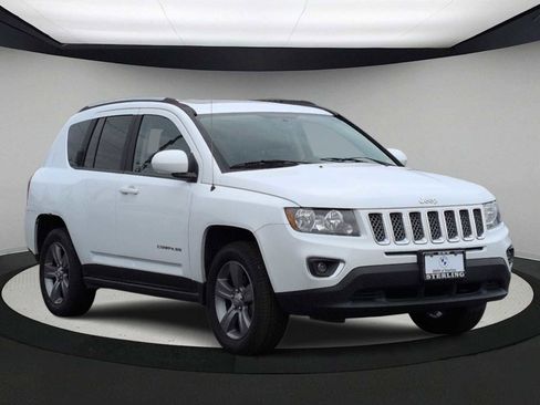 Used 2017 Jeep Compass High Altitude image 2