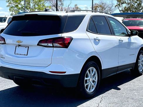 Certified 2024 Chevrolet Equinox LS w/ LS Convenience Package FWD image 4