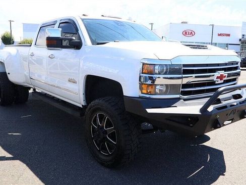 Used 2019 Chevrolet Silverado 3500 High Country w/ Duramax Plus Package AWD/4WD image 7