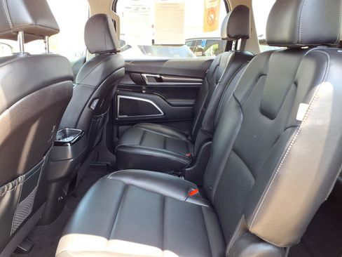 Used 2025 Kia Telluride S FWD image 20