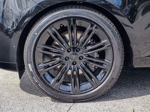 New 2026 Land Rover Range Rover SE image 9