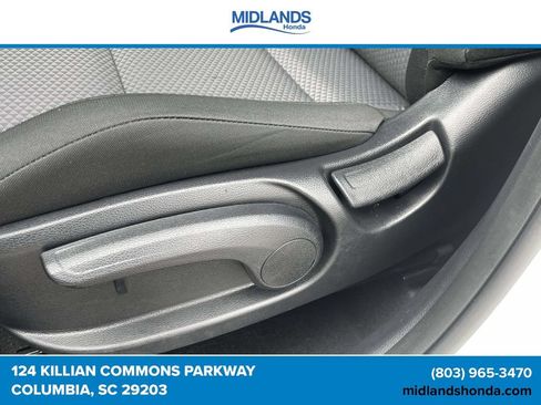 Used 2025 Kia Soul LX w/ LX Technology Package FWD image 12
