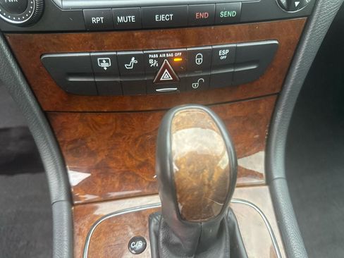 Used 2005 Mercedes-Benz E 320 Sedan image 20