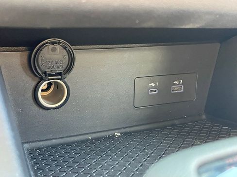 Used 2025 Nissan Pathfinder SV image 7