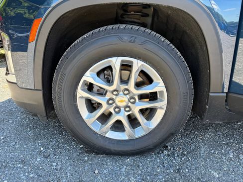 Used 2023 Chevrolet Traverse LS AWD/4WD image 10