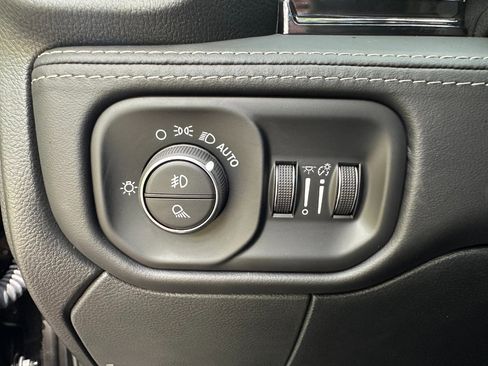 Used 2023 RAM 2500 Limited image 31