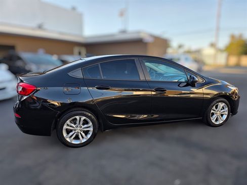 Used 2019 Chevrolet Cruze LS w/ LS Convenience Package FWD image 9