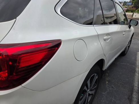 Used 2019 Subaru Outback 2.5i Limited AWD/4WD image 9