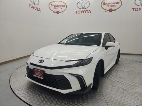Used 2025 Toyota Camry SE FWD image 2