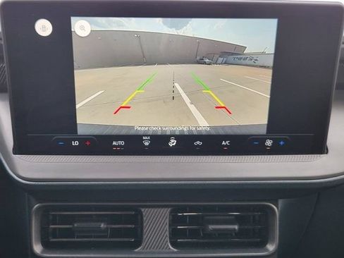 Used 2025 Ford Maverick XL w/ Equipment Group 102A AWD/4WD image 16