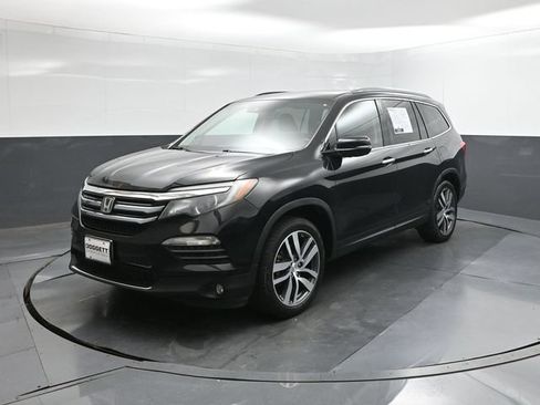 Used 2017 Honda Pilot Elite image 1