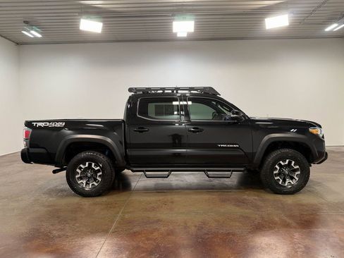 Used 2021 Toyota Tacoma TRD Off-Road w/ Technology Package image 23