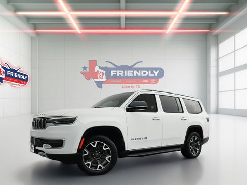 Used 2024 Jeep Wagoneer Series III AWD/4WD image 31