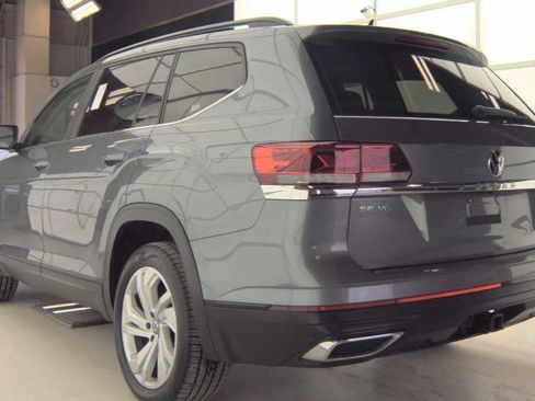 Used 2022 Volkswagen Atlas SE w/ Panoramic Sunroof Package image 8