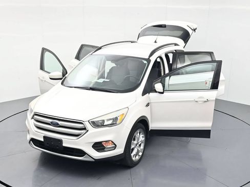 Used 2018 Ford Escape SE w/ SE Sync 3 Package AWD/4WD image 53